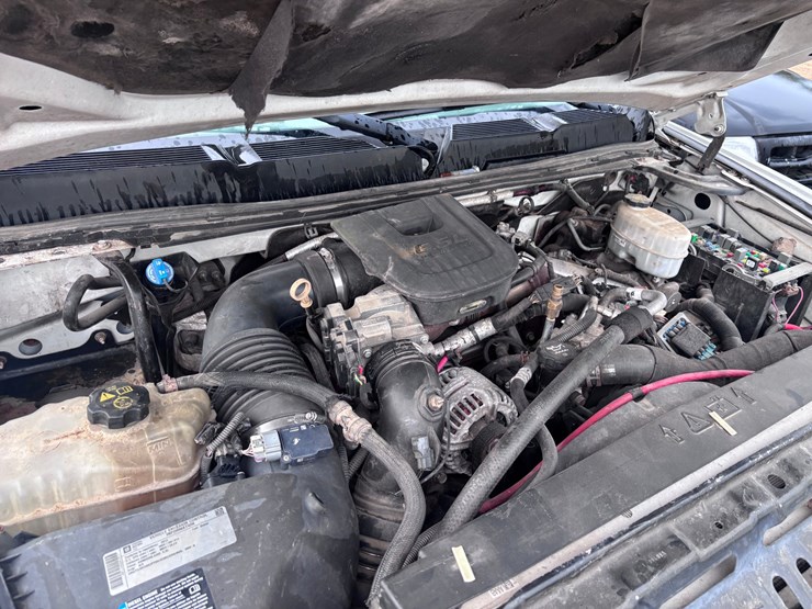 2013-chevrolet-3500-image-12