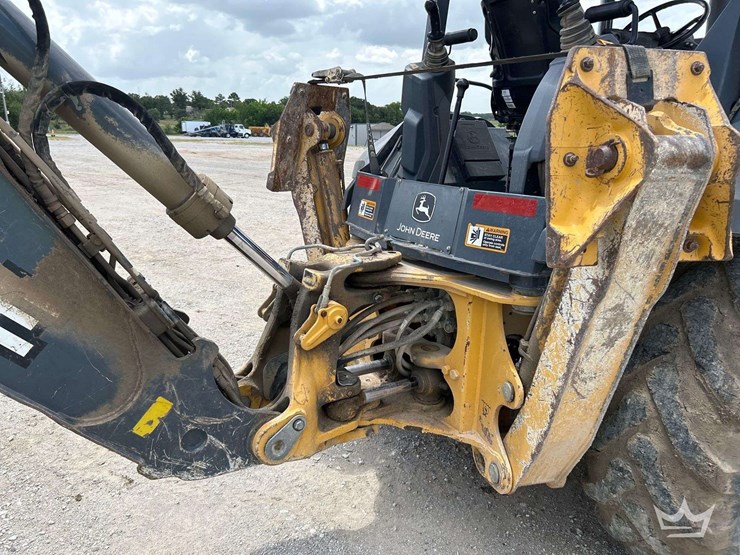 2018-deere-310l-image-30