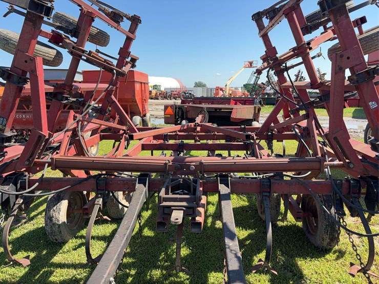 case-ih-4800-image-10