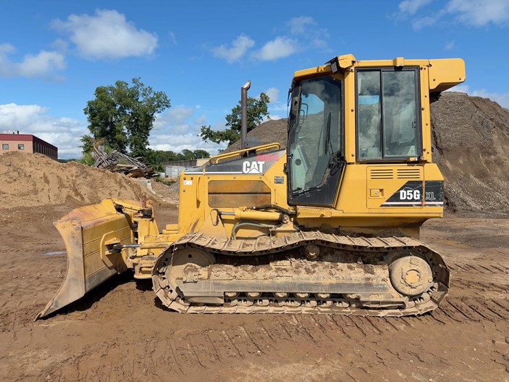 2004-caterpillar-d5g-xl-image-2