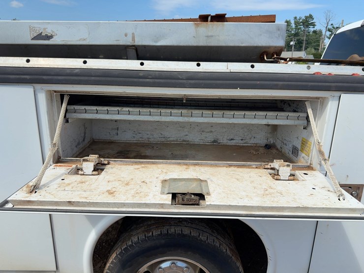 2017-ford-f350-xl-image-21