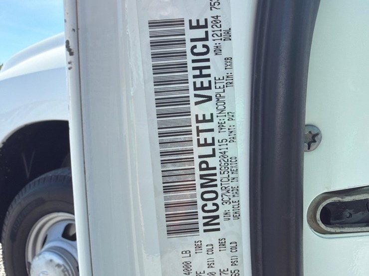 2016-dodge-3500-image-20