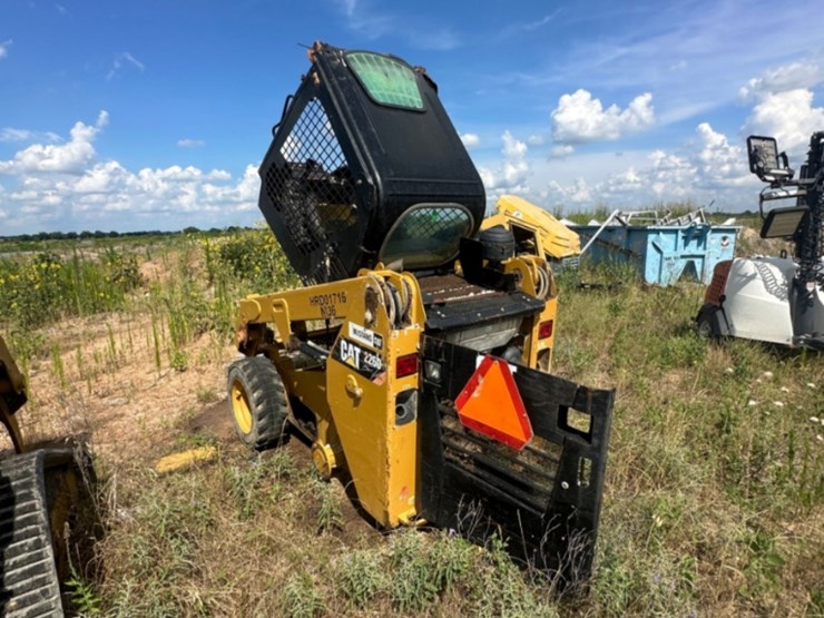 2017-caterpillar-226d-image-4