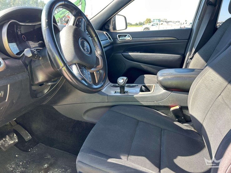 2015-jeep-grand-cherokee-image-12