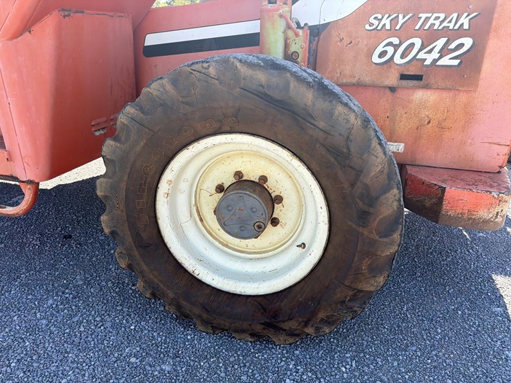 sky-trak-6042-image-5