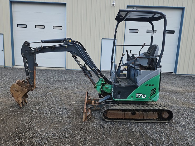 2012-deere-17d-image-2