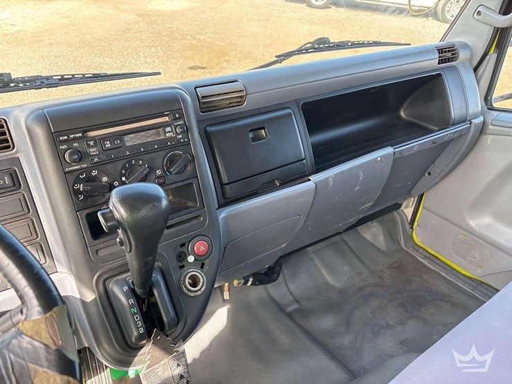 2007-mitsubishi-fuso-fe85d-image-17
