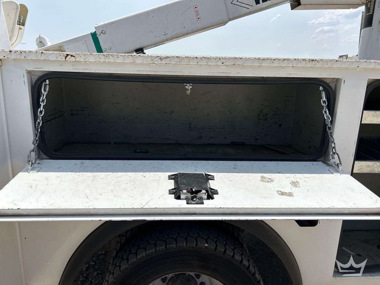 2017-ford-f550-image-37