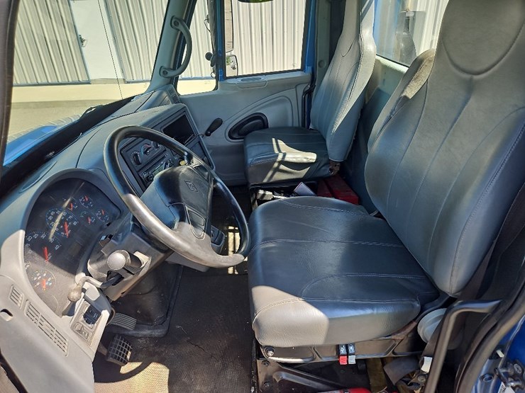 2007-international-8500-s/a-tractor-image-25