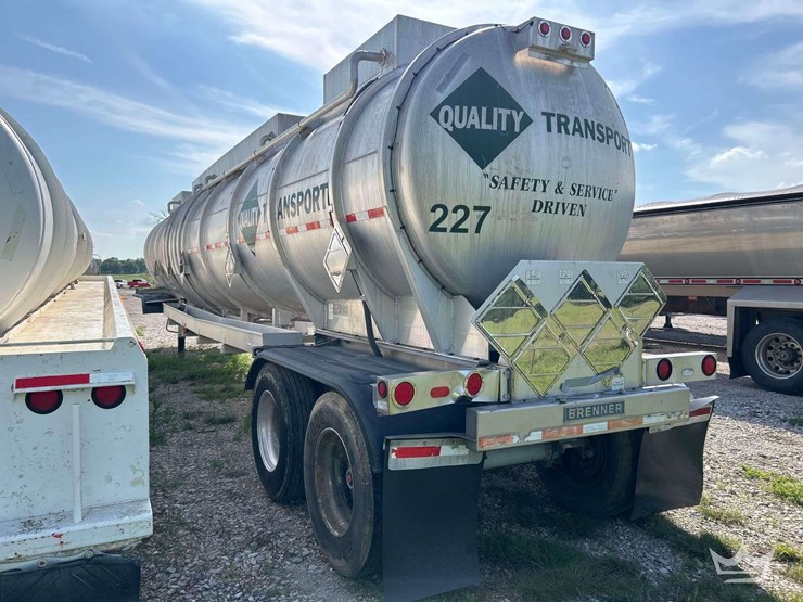 2010-brenner-aluminum-407-t/a-chemical-tanker-trailer-image-2