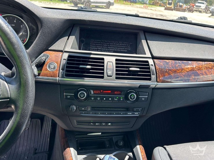 2011-bmw-x5-image-19