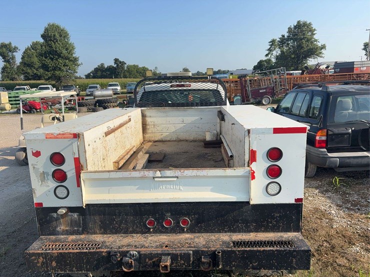 2006-chevrolet-3500-image-9