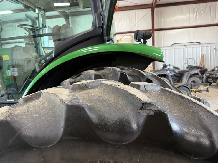 2011-john-deere-8285r-image-6