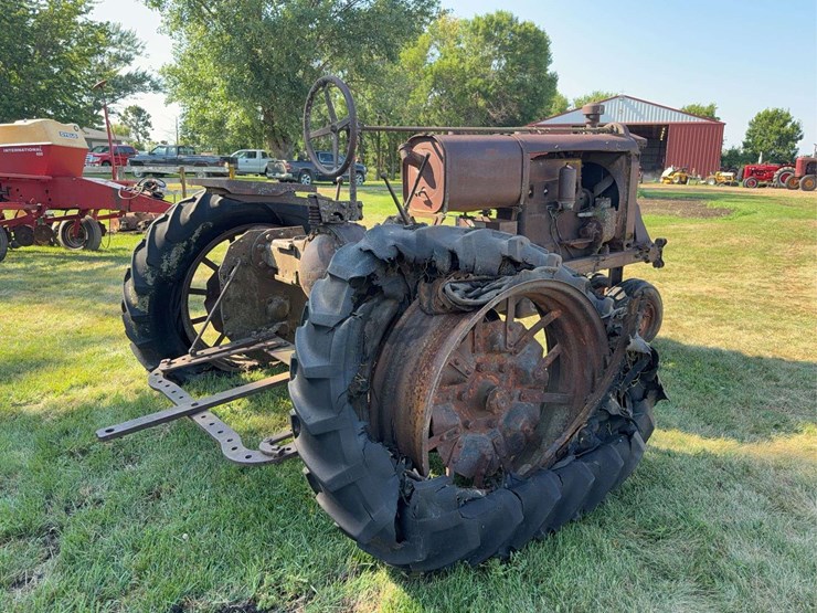1931-farmall-f-30-duck-bill-image-5