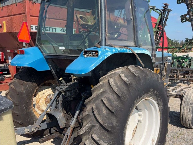 ford-7740-image-7
