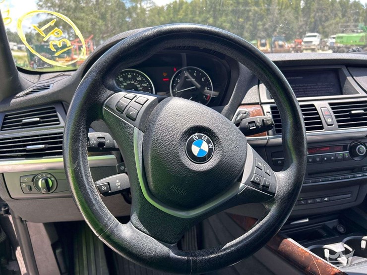 2011-bmw-x5-image-14