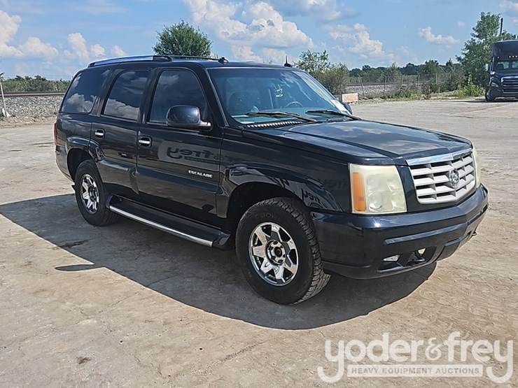 2003-cadillac-escalade-image-8