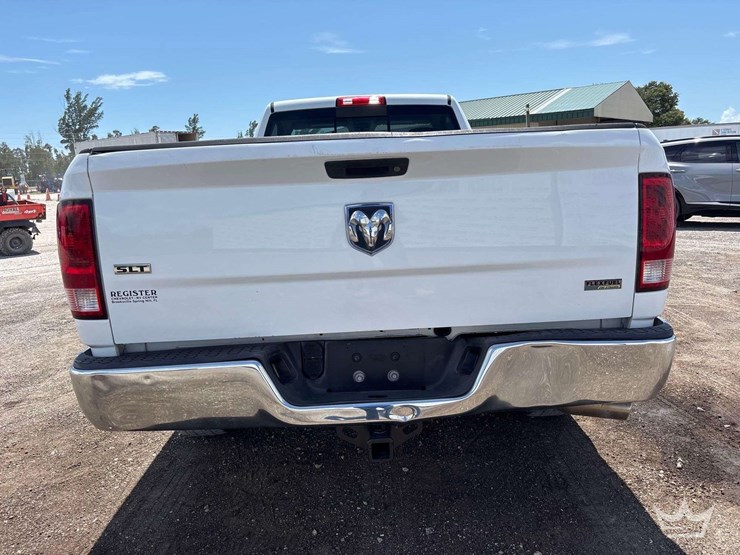 2013-dodge-1500-image-17