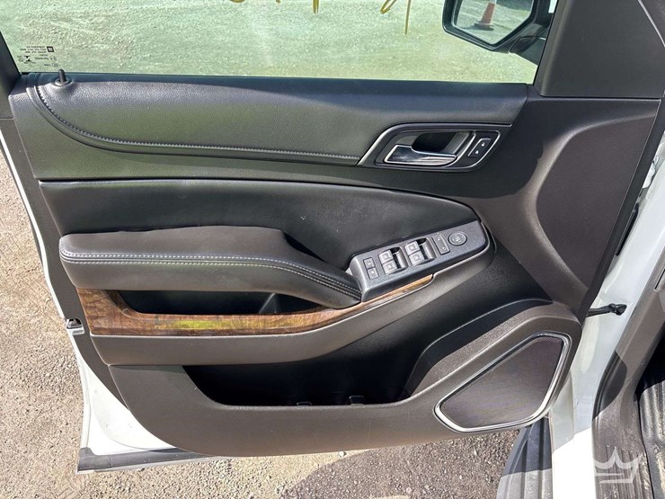 2018-chevrolet-tahoe-image-12