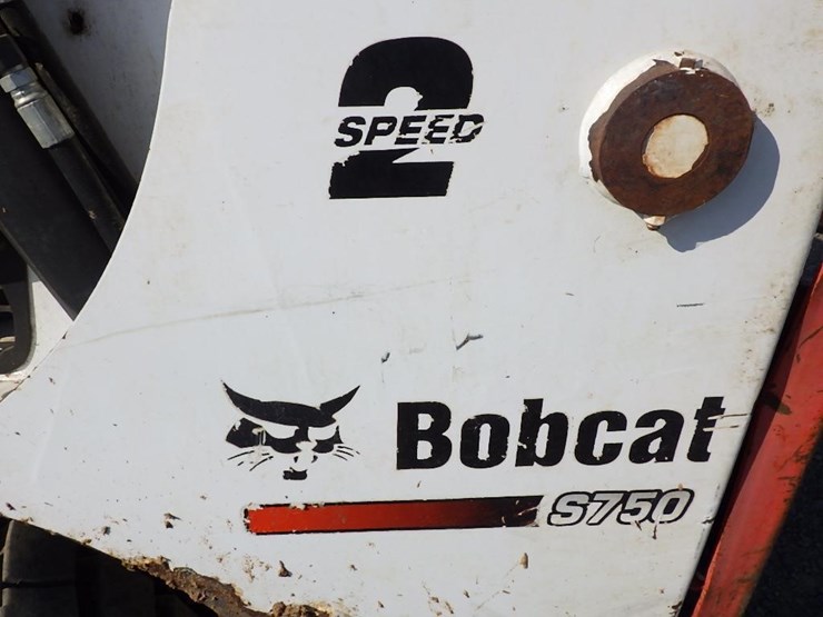 2013-bobcat-s750-image-16