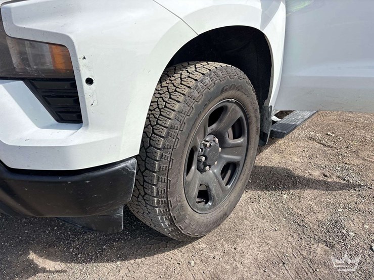 2025-chevrolet-silverado-1500-image-23