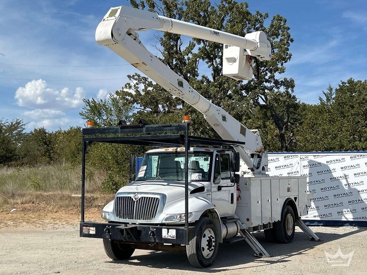 2013-international-durastar-4300-altec-aa755mh-55ft.-material-handling-insulated-bucket-truck-image-1