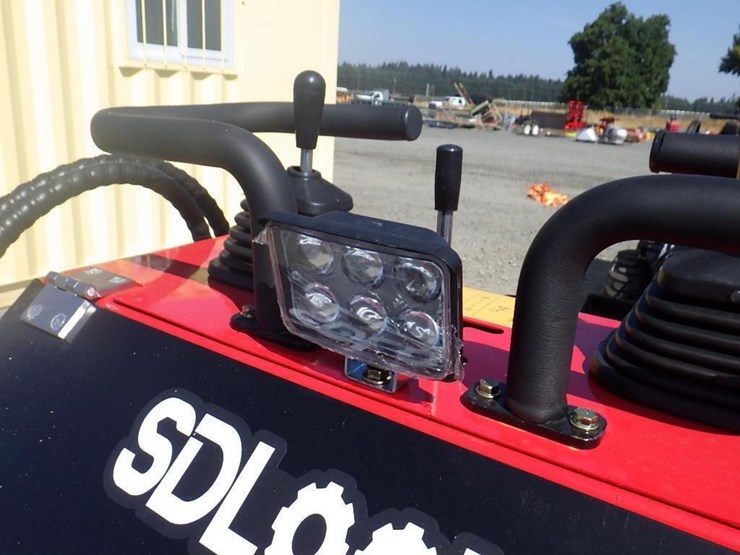 2026-sdlool-323tz-skid-steer-loader-image-7