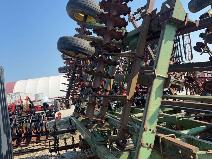 john-deere-325-image-4