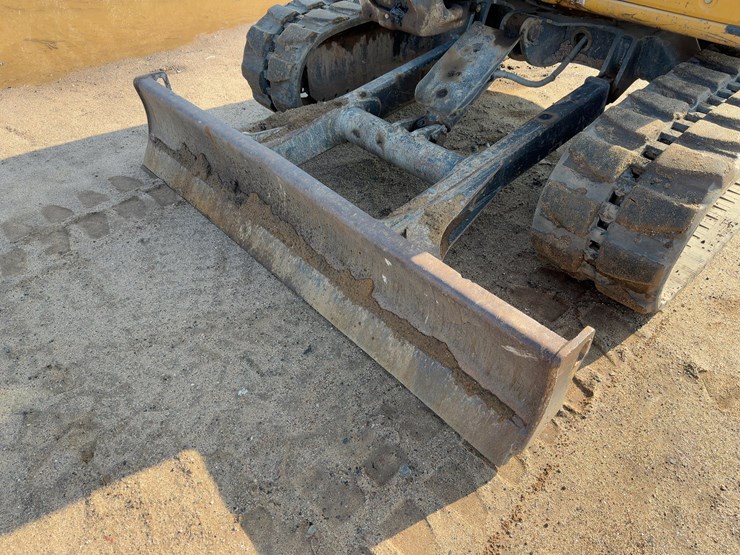 2016-deere-50g-image-16