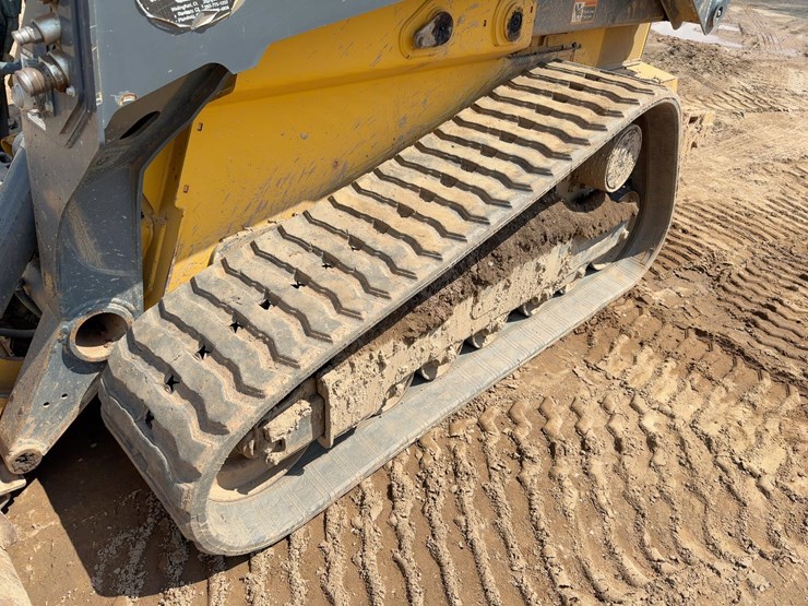 2023-deere-333g-image-17
