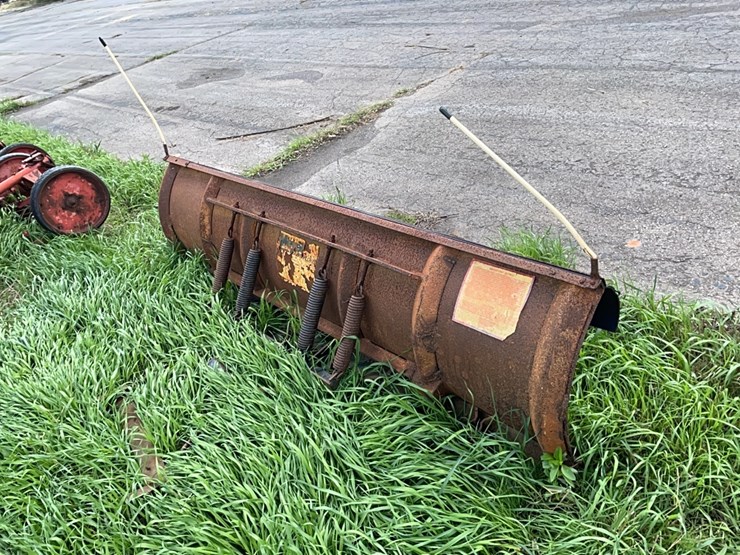 8ft.-snow-plow-snow-equipment-image-2