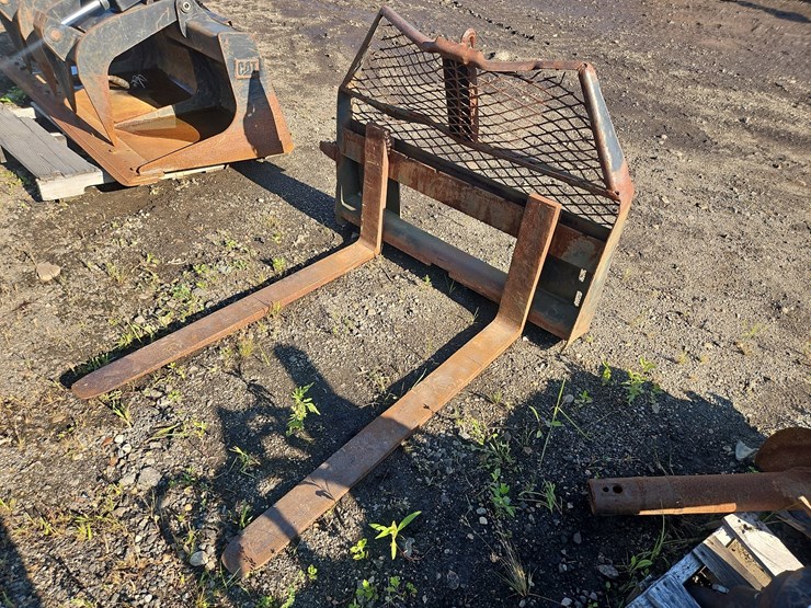 caterpillar-48"-forks-image-1