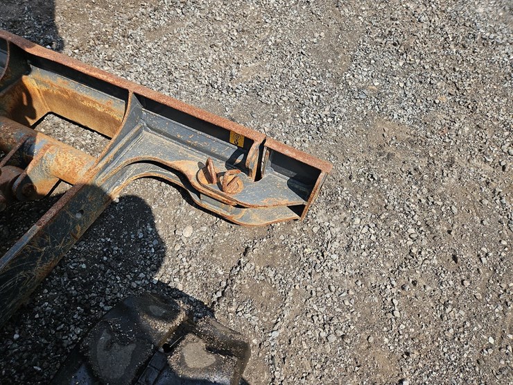 2012-deere-17d-image-18