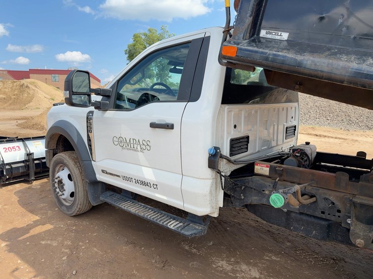 2023-ford-f550-xl-image-17
