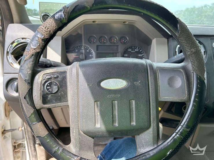 2010-ford-f550-image-14