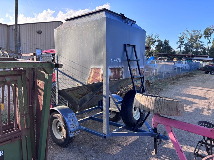 #966-•-feed-hopper-mounded-on-skid-image-2