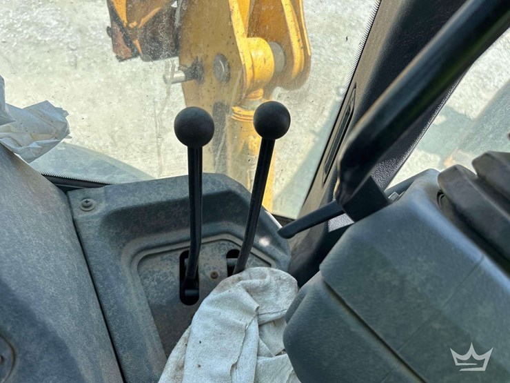 2019-deere-410l-image-18
