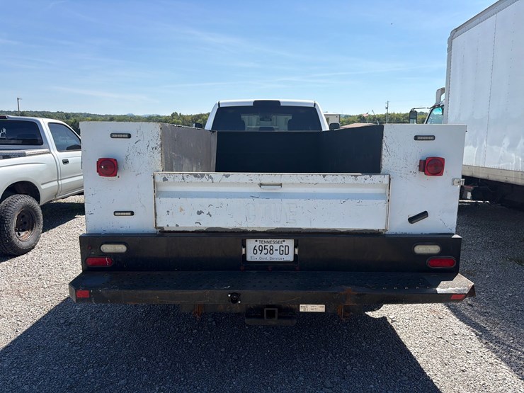 2016-dodge-3500-image-5