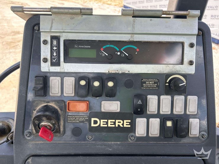 2018-deere-310l-image-9