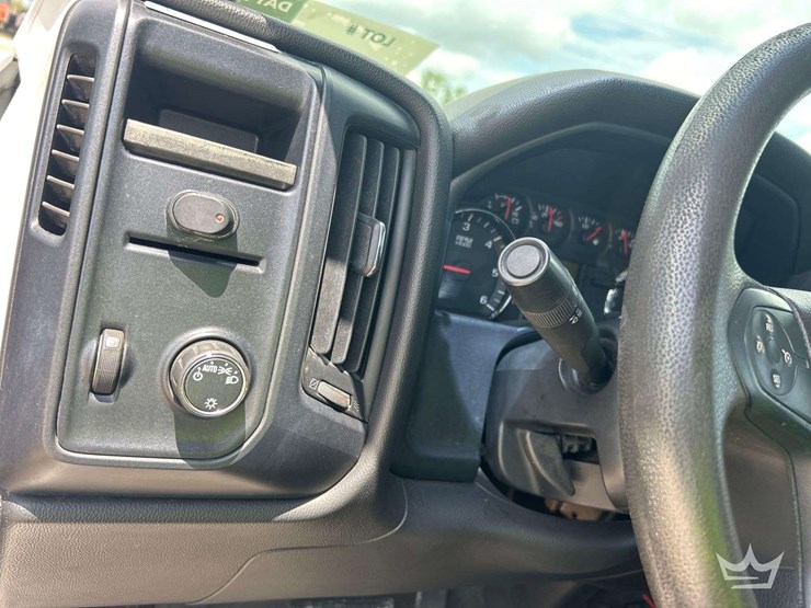 2015-chevrolet-silverado-1500-image-16