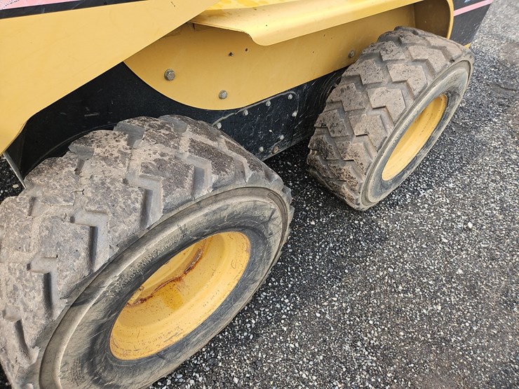 2006-caterpillar-262b-image-11