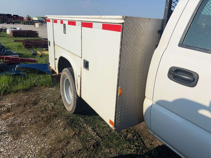 2006-chevrolet-3500-image-5