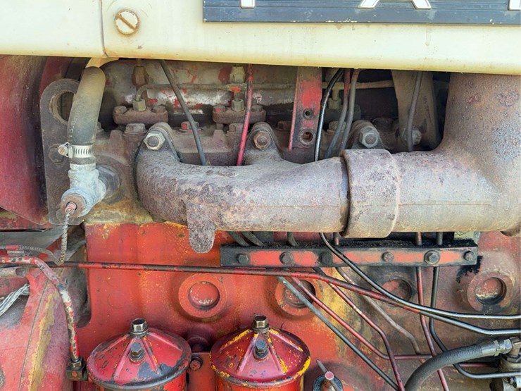 farmall-806-diesel-image-22