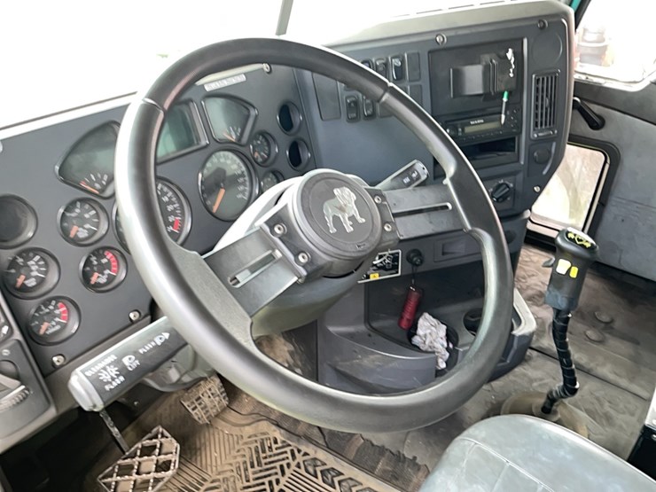 2012-mack-dump-truck-vn:1m2ax04c7cm012336-image-12