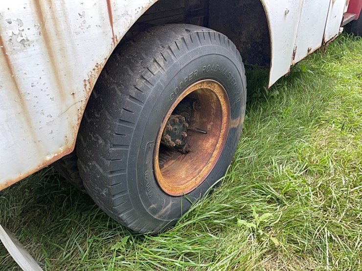 international-1700-fuel-truck-vn:10672cha37226-image-6
