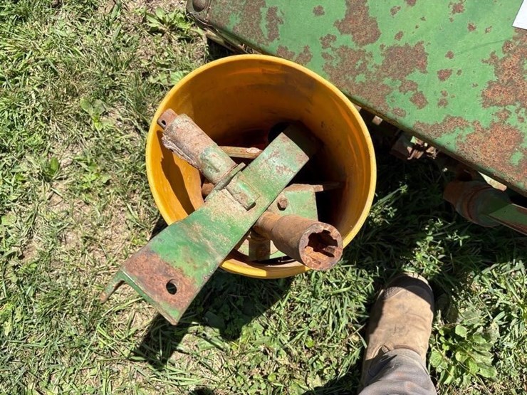 john-deere-24t-image-3