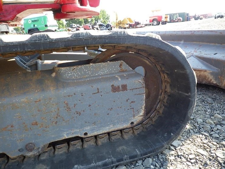 takeuchi-tb240-image-12