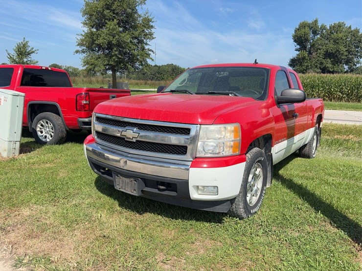 2008-chevrolet-silverado-1500-image-2
