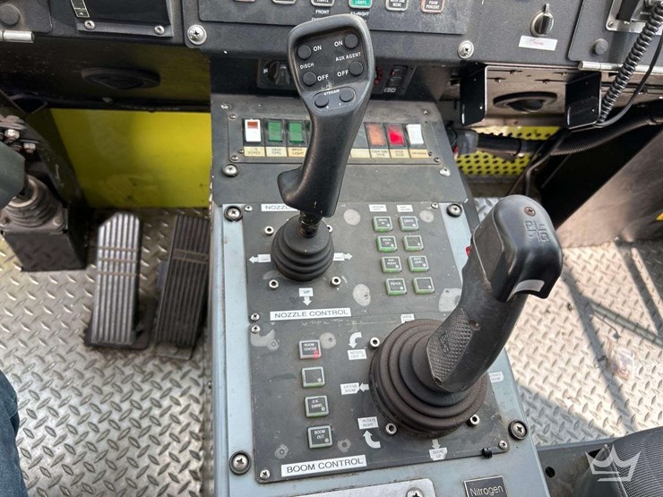 2003-freightliner-rosenbauer-panther-6x6-aircraft-rescue-and-fire-truck-image-16