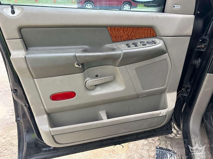 2006-dodge-ram-1500-image-11